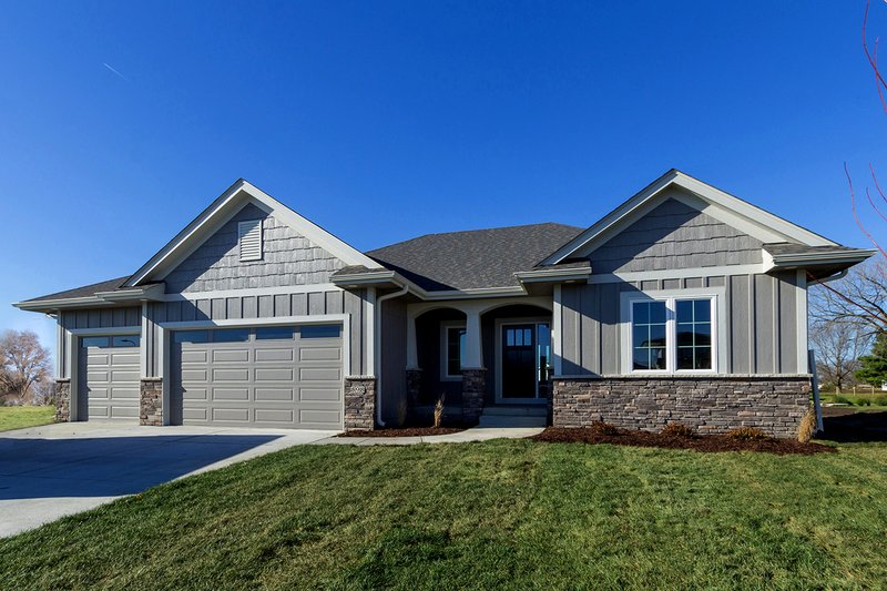 Main image of Roberts, a home-design built by Red Rock Homebuilders